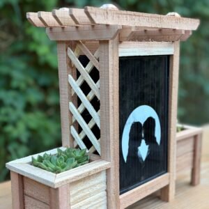 Double Sided Photo Trellis with a lattice closure,